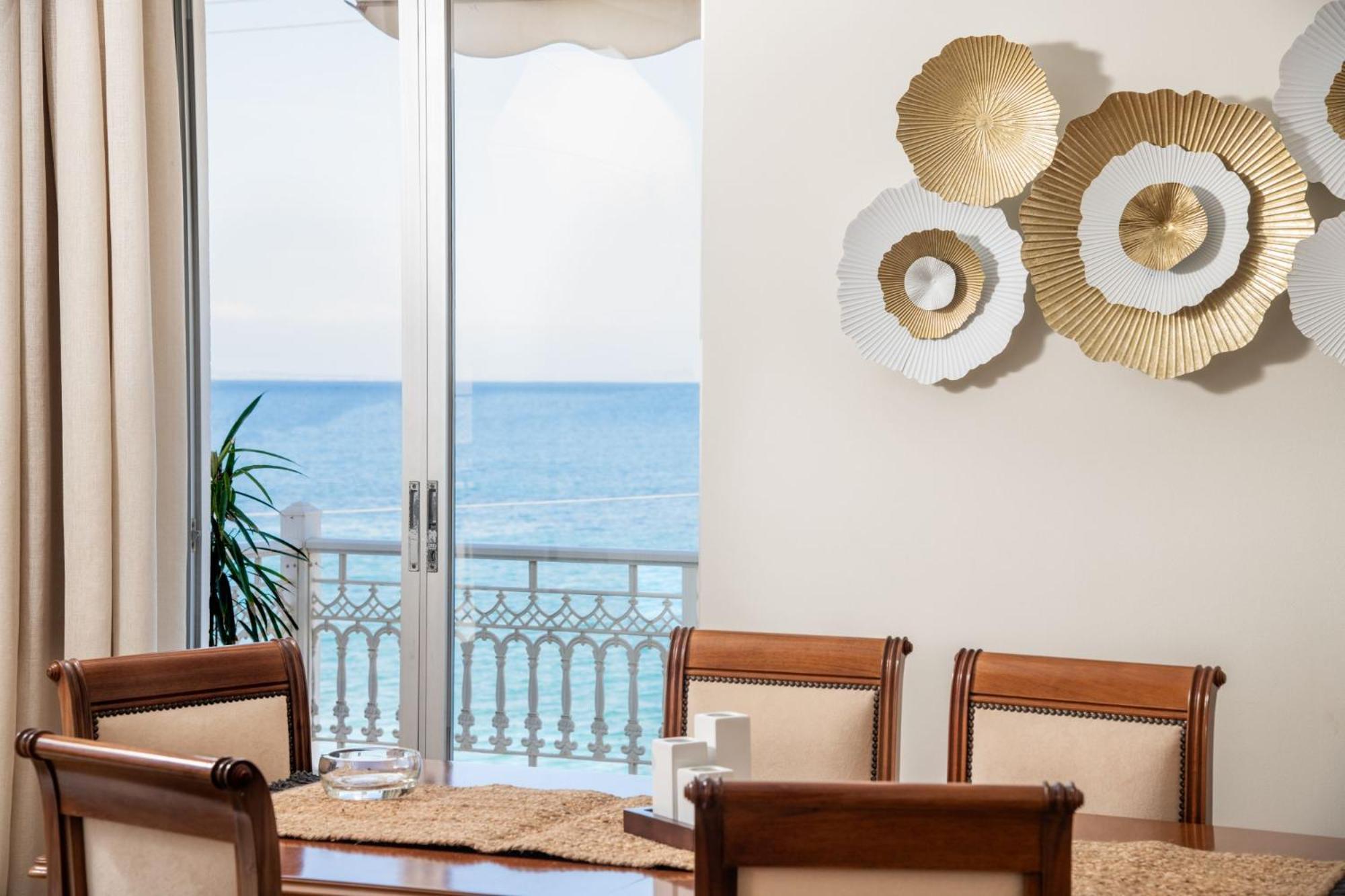 Mare Nostrum Seafront Apartment, By Zantewize Kültér fotó