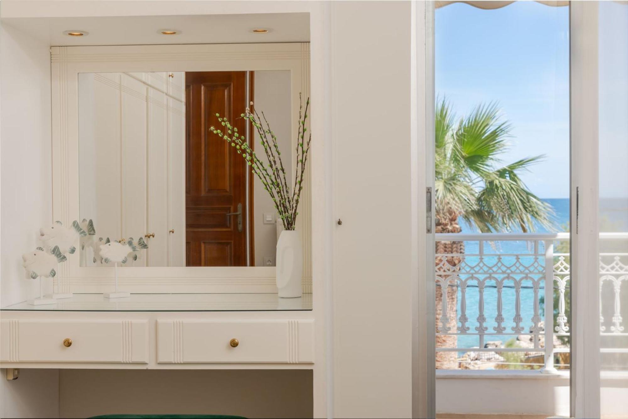 Mare Nostrum Seafront Apartment, By Zantewize Kültér fotó